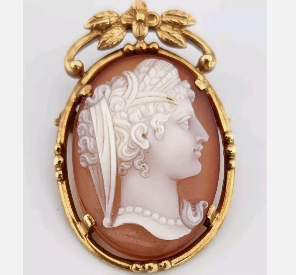 Antique F&F Felger 14K Gold Carved Agate Cameo Goddess Brooch